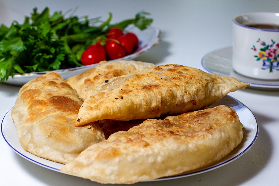 Yağ Çekmeyen Çiğ Börek (Çi Börek) Tarifi