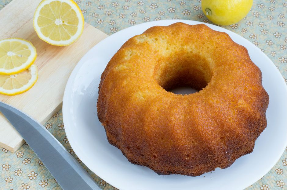 https://yemek.com/tarif/puf-puf-limonlu-kek/ | Puf Puf Limonlu Kek Tarifi