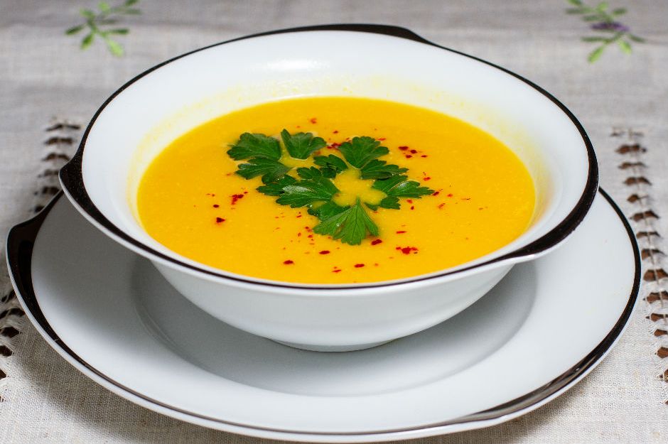 https://yemek.com/tarif/bal-kabagi-corbasi/ | Bal Kabağı Çorbası Tarifi